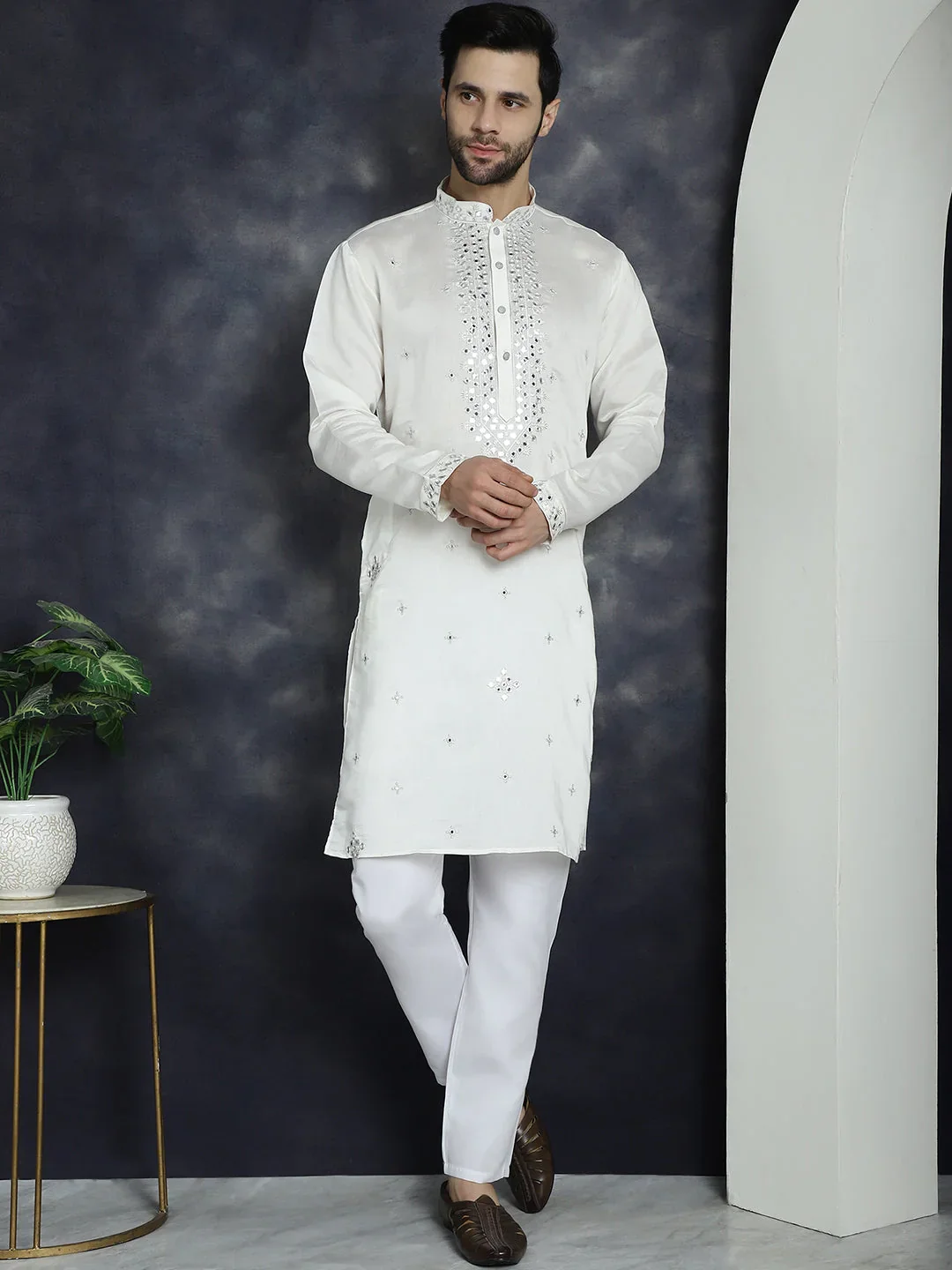 men's embroidered kurtas ( ko 5045white ) men's embroidered kurtas ( ko 5045white )