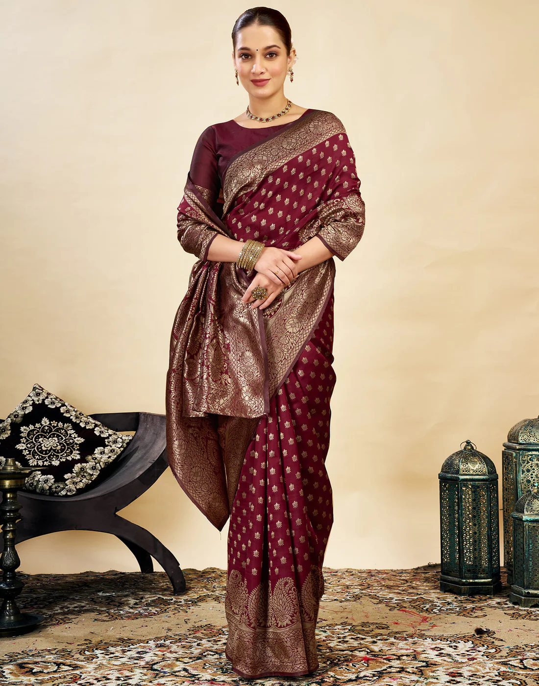 axonit womens silk blend banarasi jacquard classic motif design saree with unstitched blouse piece maroon 3 axonit womens silk blend banarasi jacquard classic motif design saree with unstitched blouse piece maroon 3