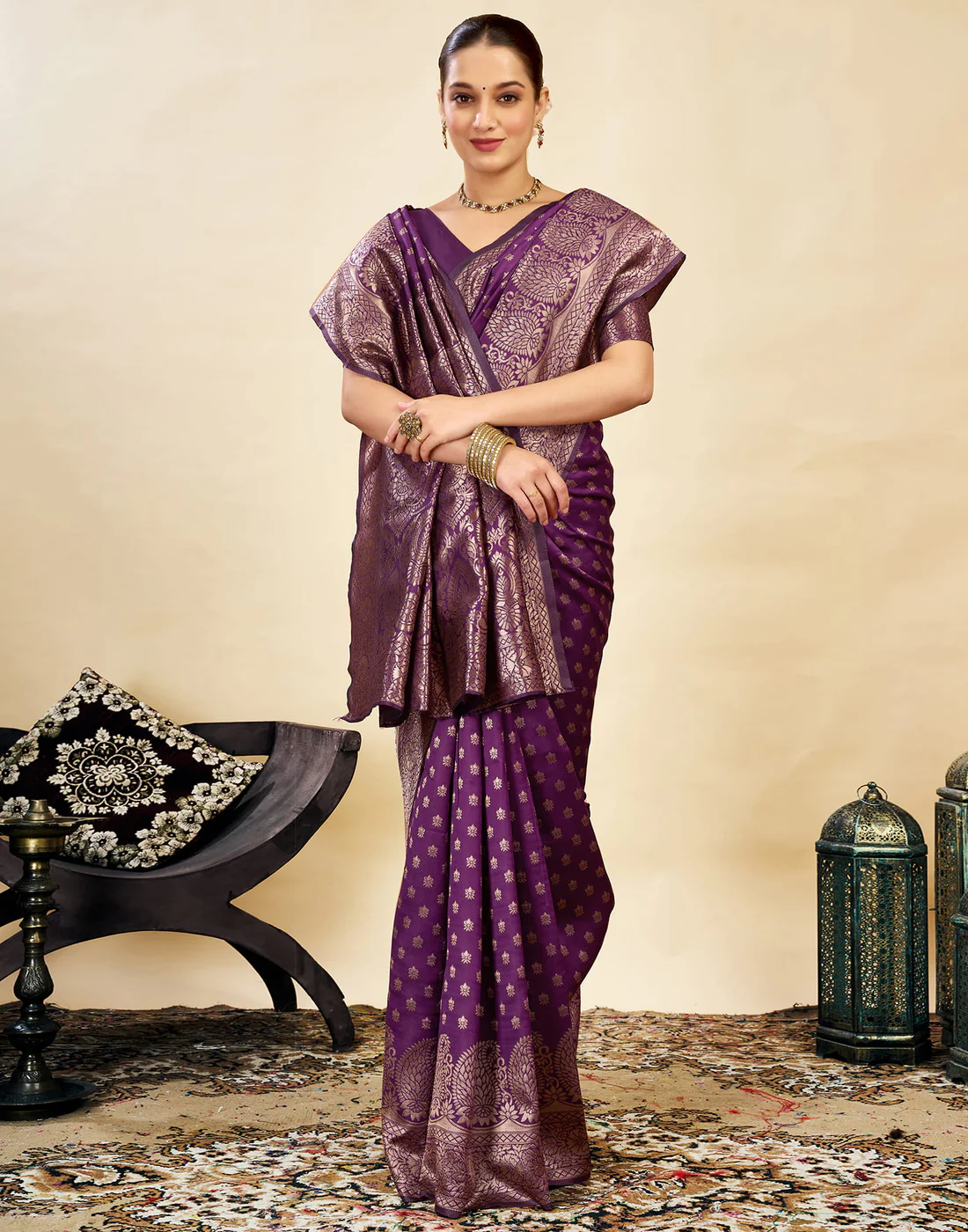 axonit womens silk blend banarasi jacquard classic motif design saree with unstitched blouse piece plum 3 axonit womens silk blend banarasi jacquard classic motif design saree with unstitched blouse piece plum 3