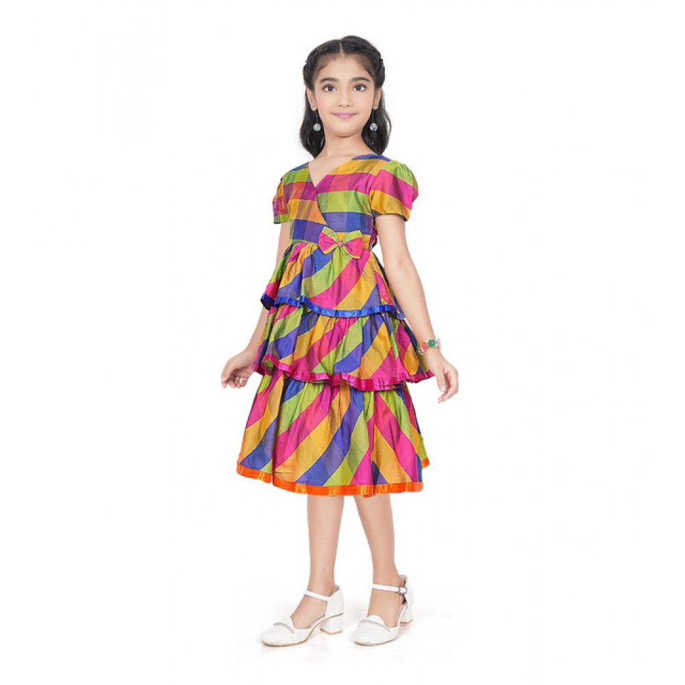 pid 63809 generic girl s taffeta silk printed short sleeve v neck dress single 4 1000x1000 1.webp pid 63809 generic girl s taffeta silk printed short sleeve v neck dress single 4 1000x1000 1.webp