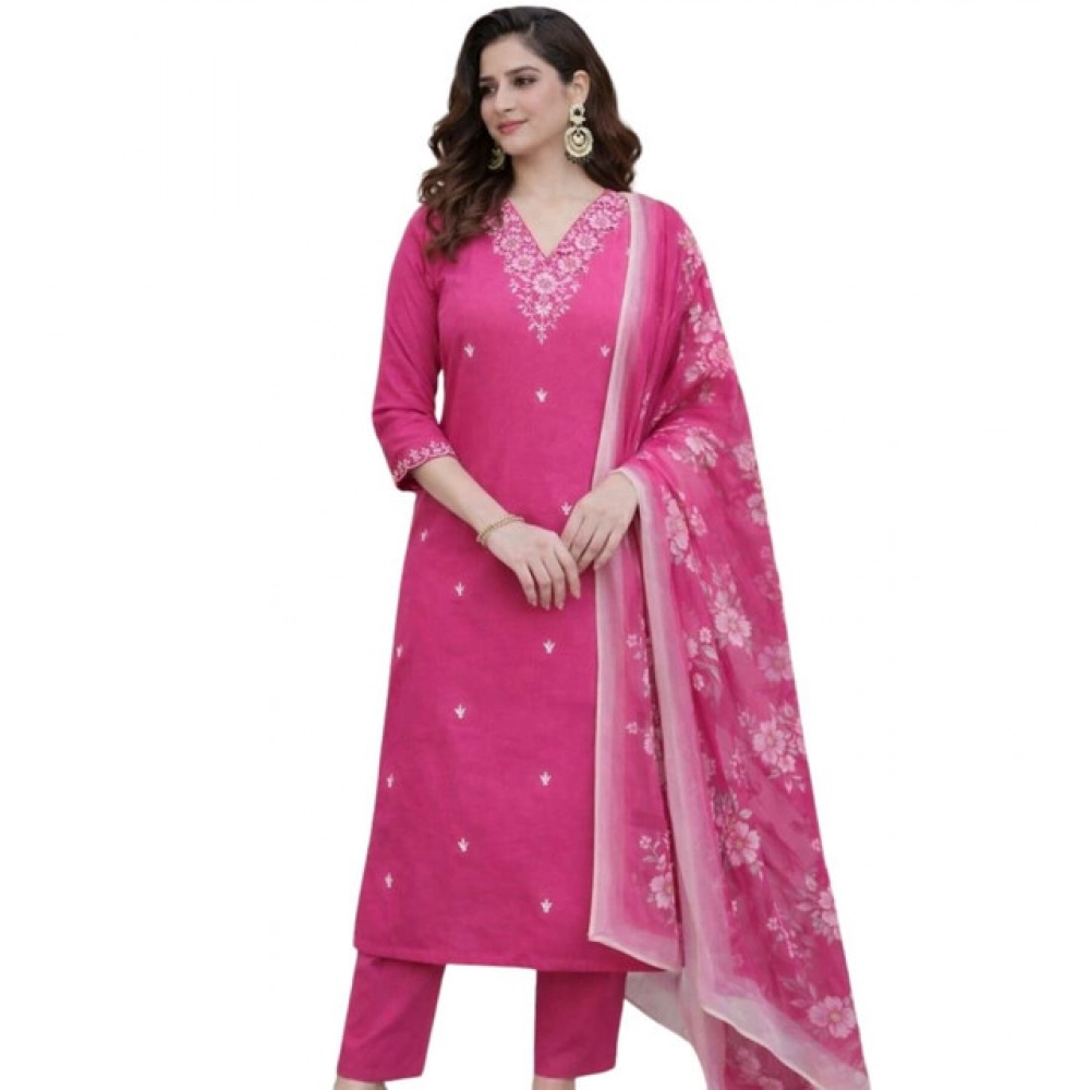 pid 65970 women s chanderi silk ethnic motif v neck three quarter sleeve kurti with pant dupatta se 1000x1000 2.webp pid 65970 women s chanderi silk ethnic motif v neck three quarter sleeve kurti with pant dupatta se 1000x1000 2.webp
