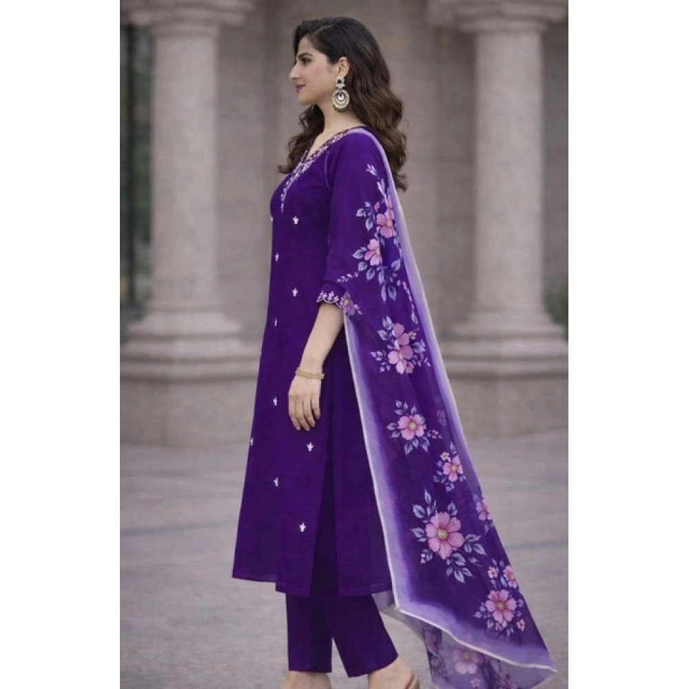 pid 65971 women s chanderi silk ethnic motif v neck three quarter sleeve kurti with pant dupatta se 1000x1000 3.webp pid 65971 women s chanderi silk ethnic motif v neck three quarter sleeve kurti with pant dupatta se 1000x1000 3.webp