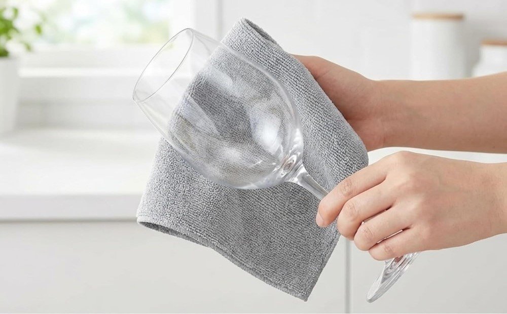 pid 66762 microfiber cleaning cloth grey 5.jpg pid 66762 microfiber cleaning cloth grey 5.jpg