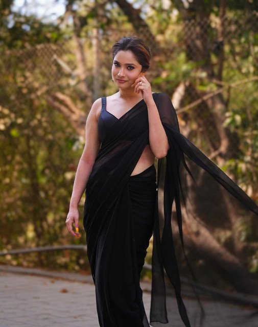 pid 67591 women s georgette solid saree with unstitched blouse 5 5 mtr black 1.jpg pid 67591 women s georgette solid saree with unstitched blouse 5 5 mtr black 1.jpg