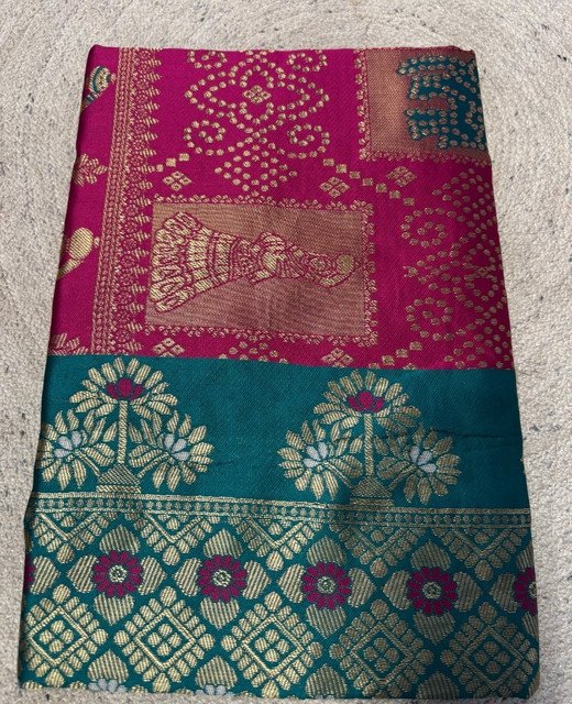 pid 67699 women s jacquard printed saree with unstitched blouse 5 5 mtr rani 1.jpg pid 67699 women s jacquard printed saree with unstitched blouse 5 5 mtr rani 1.jpg